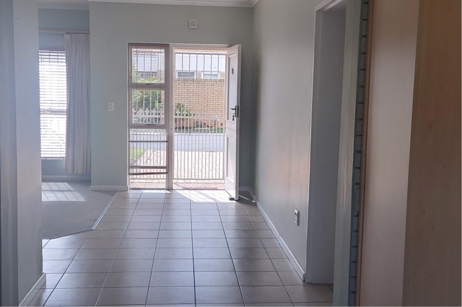2 Bedroom Property for Sale in Protea Heights Western Cape
